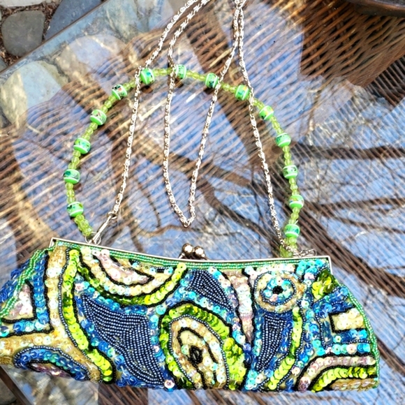 Vintage 3 way sequin and bead clutch with beaded handle and chain strap - Picture 5 of 7